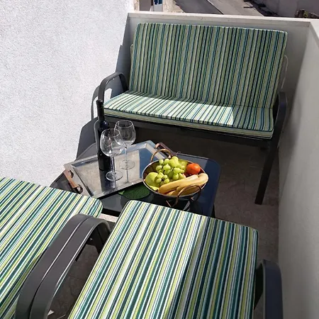 Apartamento Kuca Za Odmor Nada